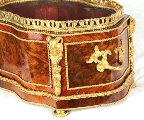 A FINE VICTORIAN BURR WALNUT AND AMBOYNA ORMOLU MOUNTED TABLE TOP JARDINERE - ADDITIONAL PHOTO 2
