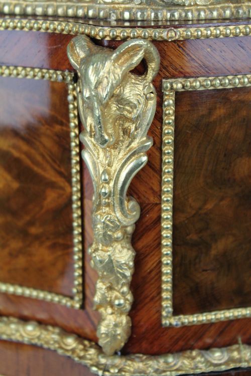 A FINE VICTORIAN BURR WALNUT AND AMBOYNA ORMOLU MOUNTED TABLE TOP JARDINERE - ADDITIONAL PHOTO 3