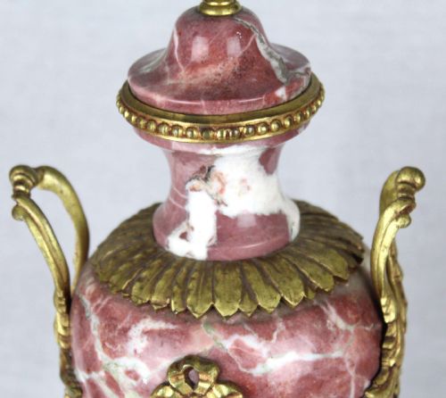 A PAIR OF LATE 19TH C ROUGE MARBLE AND ORMOLU MOUNTED CASSOLETTES WITH ACORN FINIAL - ADDITIONAL PHOTO 2