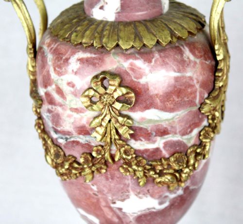 A PAIR OF LATE 19TH C ROUGE MARBLE AND ORMOLU MOUNTED CASSOLETTES WITH ACORN FINIAL - ADDITIONAL PHOTO 3