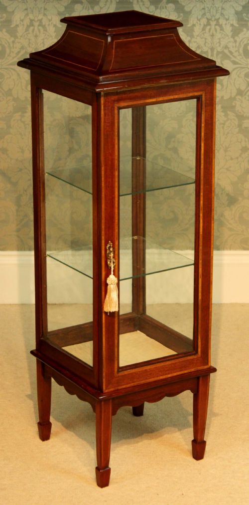 A QUALITY EDWARDIAN MAHOGANY INLAID CENTER DISPLAY CABINET - ADDITIONAL PHOTO 1