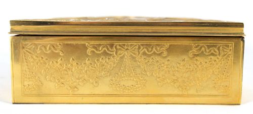 A FINE LATE 19TH C FRENCH FINELY ENGRAVED GILT METAL RECTANGULAR LADIES DRESSING CASKET - ADDITIONAL PHOTO 2
