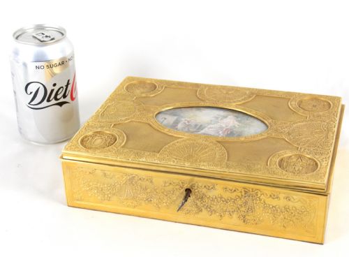 A FINE LATE 19TH C FRENCH FINELY ENGRAVED GILT METAL RECTANGULAR LADIES DRESSING CASKET - ADDITIONAL PHOTO 4