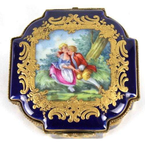 A LATE 19TH C FRENCH GROS BLEU PORCELAIN SHAPED SQUARE CASKET - ADDITIONAL PHOTO 2
