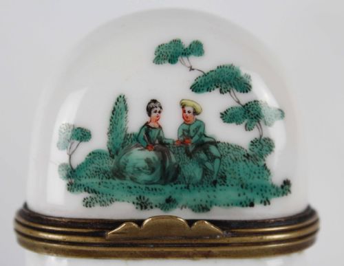 A SUPERB 19TH C FRENCH PORCELAIN ETUI - ADDITIONAL PHOTO 2