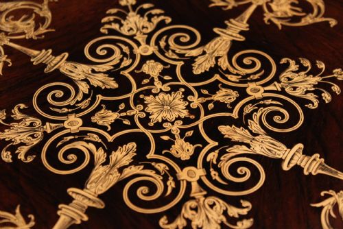 AN EDWARDIAN QUALITY LATE VICTORIAN ROSEWOOD INLAID TABLE BY COLLINSON LOCK - ADDITIONAL PHOTO 3