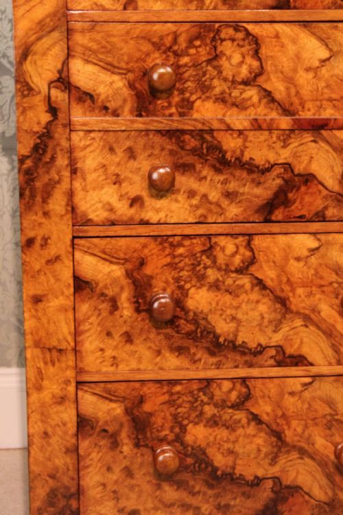 A FINE QUALITY VICTORIAN FIGURED BURR WALNUT SECRETAIRE WELLINGTON CHEST - ADDITIONAL PHOTO 3