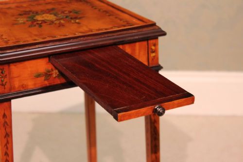 AN EXHIBITION QUALITY EDWARDIAN MAHOGANY INLAID KETTLE STAND WITH CANDLE SLIDE - ADDITIONAL PHOTO 3