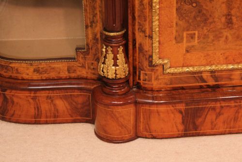 THE EXHIBITION QUALITY VICTORIAN BURRWALNUT INLAID AND ORMOLU CREDENZA - ADDITIONAL PHOTO 3