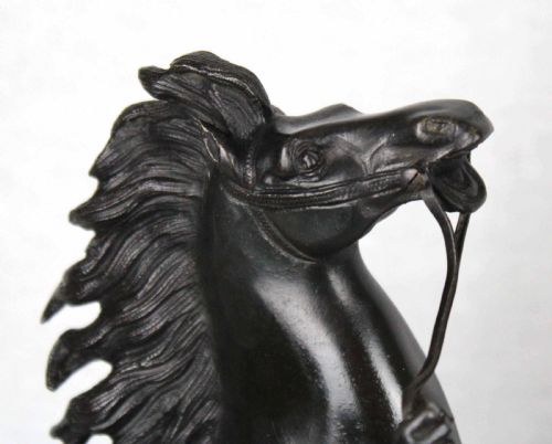 A FINE PAIR OF 19TH CENTURY BRONZE MARLEY HORSES WITH FIGURES - ADDITIONAL PHOTO 4