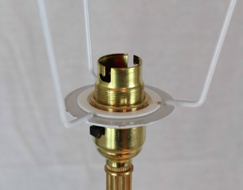 A LATE 19TH C PAIR OF FRENCH MARBLE AND ORMOLU TABLE LAMPS - ADDITIONAL PHOTO 4