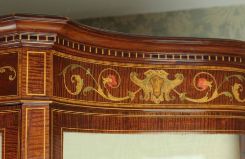 AN EXHIBITION QUALITY LATE VICTORIAN MAHOGANY INLAID SERPENTINE DISPLAY CABINET BY MAPLE CO - ADDITIONAL PHOTO 6