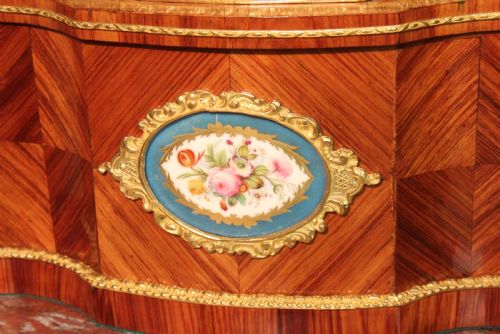 A FINE VICTORIAN KINGWOOD AND ORMOLU MOUNTED TABLE TOP JARDINIERE WITH PAINTED PLAQUES - ADDITIONAL PHOTO 3