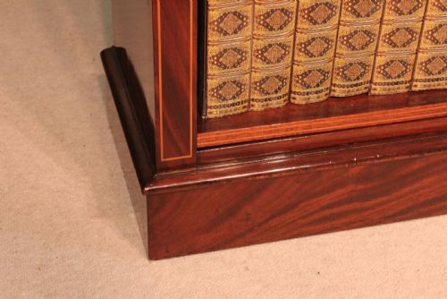 A FINE QUALITY MAHOGANY LATE VICTORIAN INLAID OPEN BOOKCASE BY MAPLE CO - ADDITIONAL PHOTO 6