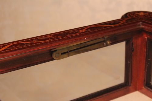 A FINE QUALITY VICTORIAN INLAID MAHOGANY BIJOUTERIE TABLE - ADDITIONAL PHOTO 5