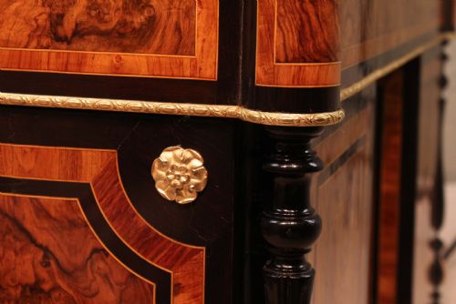 AN EXCEPTIONAL EXHIBITION QUALITY INLAID PARTNERS DESK IN THE STYLE OF HOLLAND AND SONS - ADDITIONAL PHOTO 10