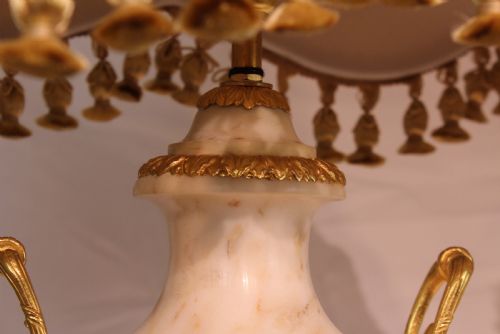 A FINE QUALITY LATE 19TH CENTURY CARRERA MARBLE AND ORMOLU PAIR OF TABLE LAMPS - ADDITIONAL PHOTO 2