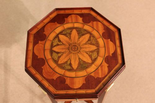 A FINE PAIR OF INLAID MAHOGANY VICTORIAN KETTLE STANDS - ADDITIONAL PHOTO 1