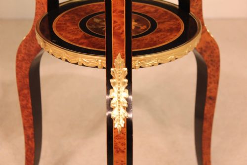AN EXHIBITION QUALITY PAIR OF EDWARDS AND ROBERTS FRENCH STYLE INLAID AND ORMOLU MOUNTED SIDE TABLES - ADDITIONAL PHOTO 1