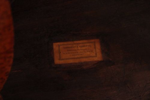 AN EXHIBITION QUALITY PAIR OF EDWARDS AND ROBERTS FRENCH STYLE INLAID AND ORMOLU MOUNTED SIDE TABLES - ADDITIONAL PHOTO 5