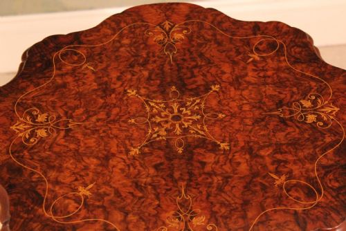 A FINE QUALITY VICTORIAN BURRWALNUT INLAID SCALLOP EDGE TRIPOD TABLE - ADDITIONAL PHOTO 1