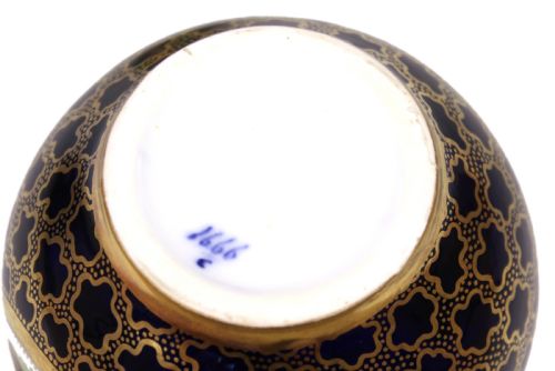 A FINE PAIR OF 18TH CENTURY SEVRES BOTTLE JUGS - ADDITIONAL PHOTO 7