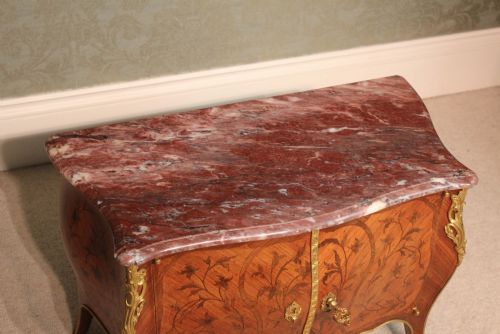 AN EARLY 20TH CENTURY KINGWOOD AND ORMOLU MOUNTED TABLE TOP COMMODE - ADDITIONAL PHOTO 5