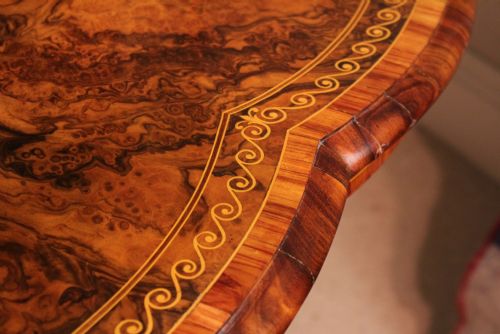 THE GILLOWS VICTORIAN BURRWALNUT KINGWOOD MOUNTED CENTRE TABLE - ADDITIONAL PHOTO 3