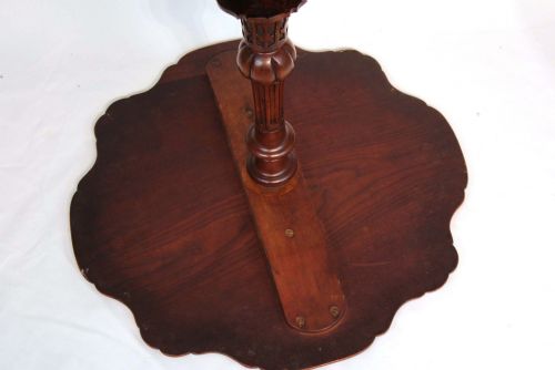 A FINE QUALITY VICTORIAN BURRWALNUT INLAID SCALLOP EDGE TRIPOD TABLE - ADDITIONAL PHOTO 5