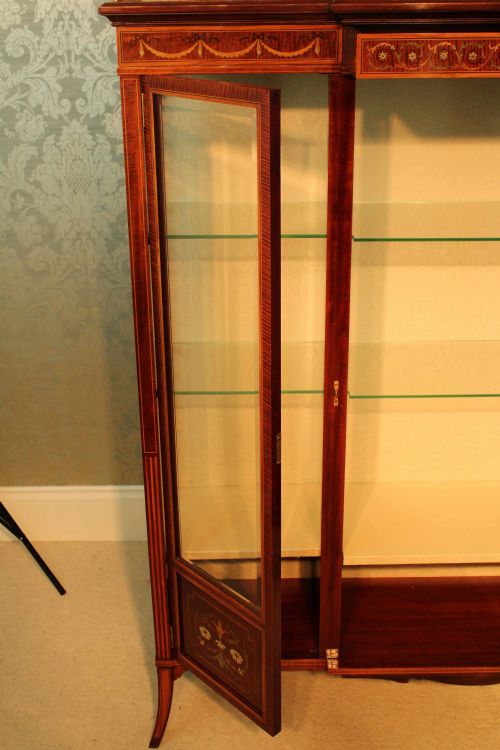 AN EXHIBITION QUALITY LATE VICTORIAN MAHOGANY MARQUETRY FIDDLEBACK DISPLAY CABINET - ADDITIONAL PHOTO 5