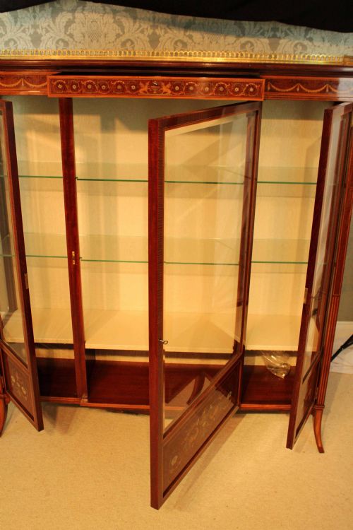 AN EXHIBITION QUALITY LATE VICTORIAN MAHOGANY MARQUETRY FIDDLEBACK DISPLAY CABINET - ADDITIONAL PHOTO 7