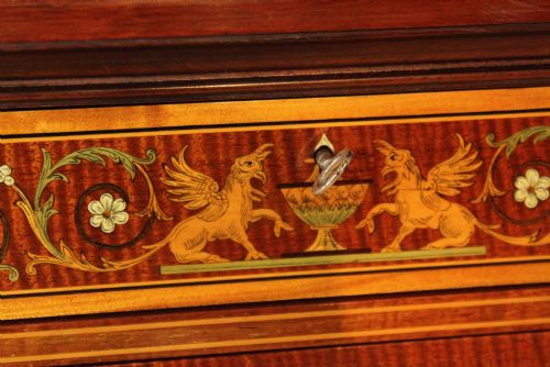AN EXHIBITION QUALITY LATE VICTORIAN MAHOGANY MARQUETRY FIDDLEBACK DISPLAY CABINET - ADDITIONAL PHOTO 13