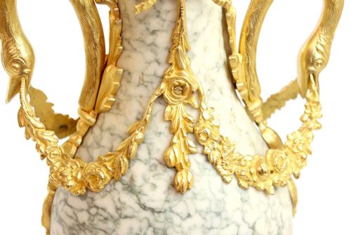A FINE PAIR OF FRENCH ORMOLU MARBLE TABLE LAMPS - ADDITIONAL PHOTO 4