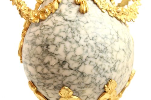 A FINE PAIR OF FRENCH ORMOLU MARBLE TABLE LAMPS - ADDITIONAL PHOTO 5