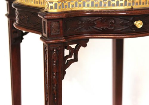 AN EXQUISITE CHIPPENDALE STYLE VICTORIAN MAHOGANY KETTLE STAND - ADDITIONAL PHOTO 1