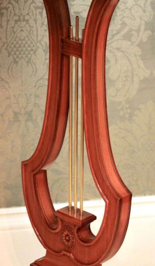 A FINE VICTORIAN MAHOGANY AND SATINWOOD INLAID LYRE ENDED JARDINERE - ADDITIONAL PHOTO 3