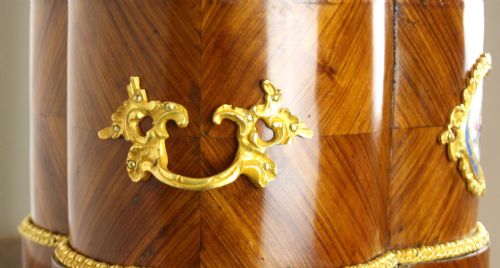 A FINE VICTORIAN KINGWOOD AND ORMOLU MOUNTED TABLE TOP JARDINIERE - ADDITIONAL PHOTO 4