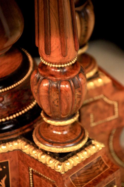 A GILLOWS VICTORIAN BURRWALNUT AND AMBOYNA MOUNTED CENTRE TABLE - ADDITIONAL PHOTO 3
