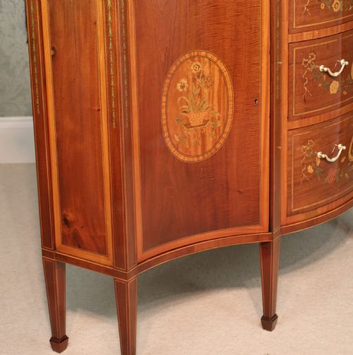 A SUPERB LATE VICTORIAN MAHOGANY INLAID SERPENTINE COMMODE - ADDITIONAL PHOTO 6