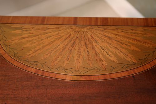 A SUPERB LATE VICTORIAN MAHOGANY INLAID SERPENTINE COMMODE - ADDITIONAL PHOTO 9