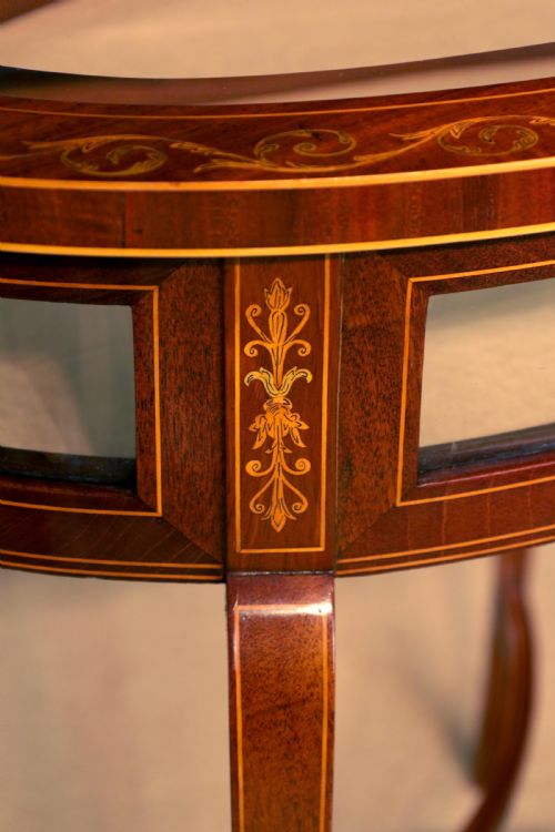 A FINE QUALITY LATE VICTORIAN OVAL BIJOUTERIE TABLE - ADDITIONAL PHOTO 1