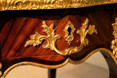 AN EXCEPTIONAL QUALITY LATE 19TH CENTURY ROSEWOOD SMALL WRITING TABLE - ADDITIONAL PHOTO 4
