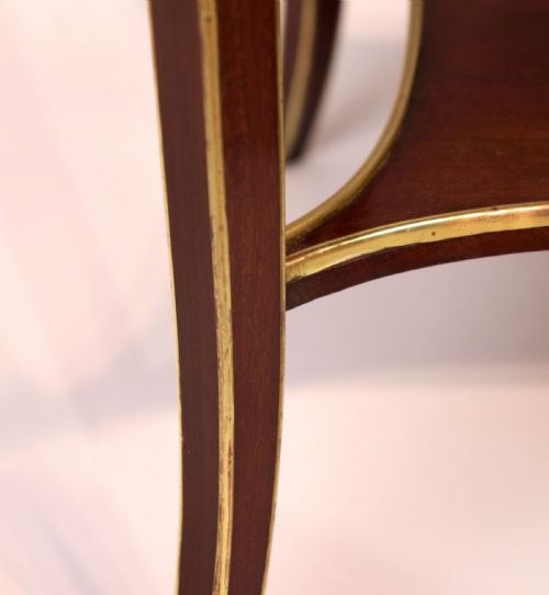 A QUALITY VICTORIAN MAHOGANY BRASS BOUND TIERED CANTED DISPLAY CABINET - ADDITIONAL PHOTO 3