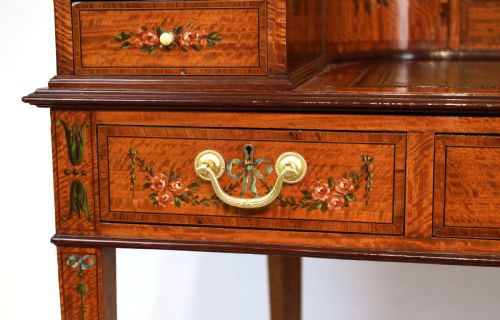 AN FINE LATE VICTORIAN MAHOGANY INLAID CARLETON HOUSE STYLE DESK - ADDITIONAL PHOTO 2