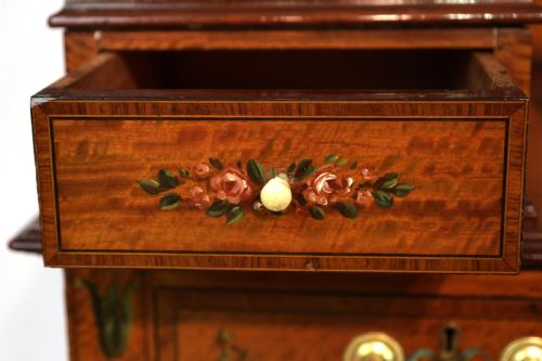 AN FINE LATE VICTORIAN MAHOGANY INLAID CARLETON HOUSE STYLE DESK - ADDITIONAL PHOTO 4