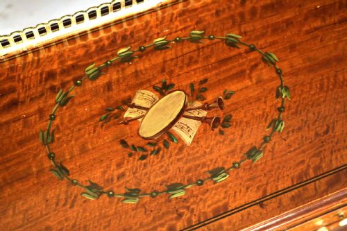 AN FINE LATE VICTORIAN MAHOGANY INLAID CARLETON HOUSE STYLE DESK - ADDITIONAL PHOTO 6