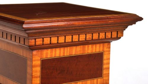 A QUALITY VICTORIAN MAHOGANY CROSS BANDED TAPERING PEDESTAL - ADDITIONAL PHOTO 1