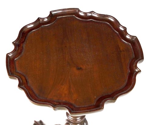 A FINE VICTORIAN MAHOGANY WINE TABLE OF SMALL SIZE - ADDITIONAL PHOTO 1