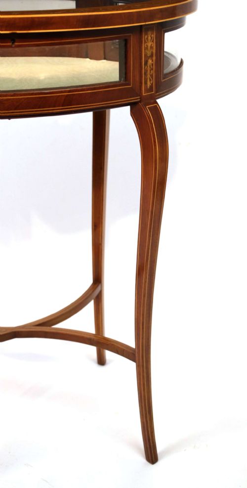 A FINE QUALITY LATE VICTORIAN OVAL BIJOUTERIE TABLE - ADDITIONAL PHOTO 1