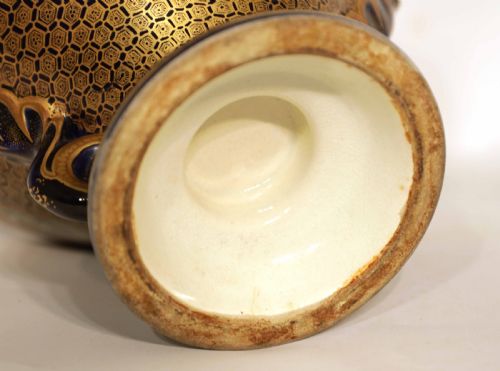 ATTRIBUTED TO KINKOZAN A MEIJI PERIOD SHOULDERED SATSUMA VASE - ADDITIONAL PHOTO 4